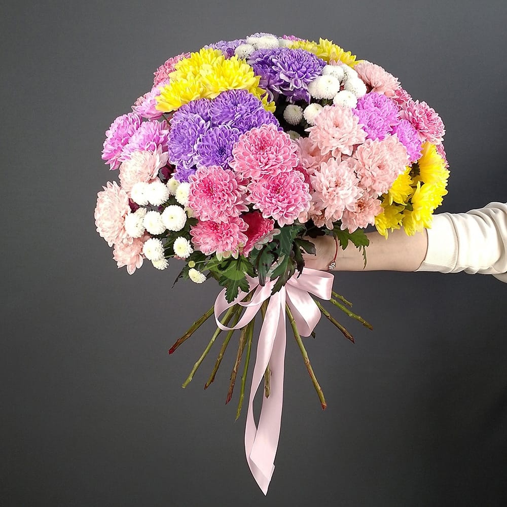 Букет 25 разноцветных хризантем Летняя сказка