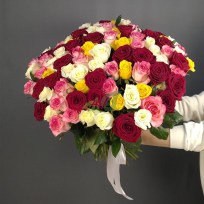 Букет из роз 101 разноцветная роза